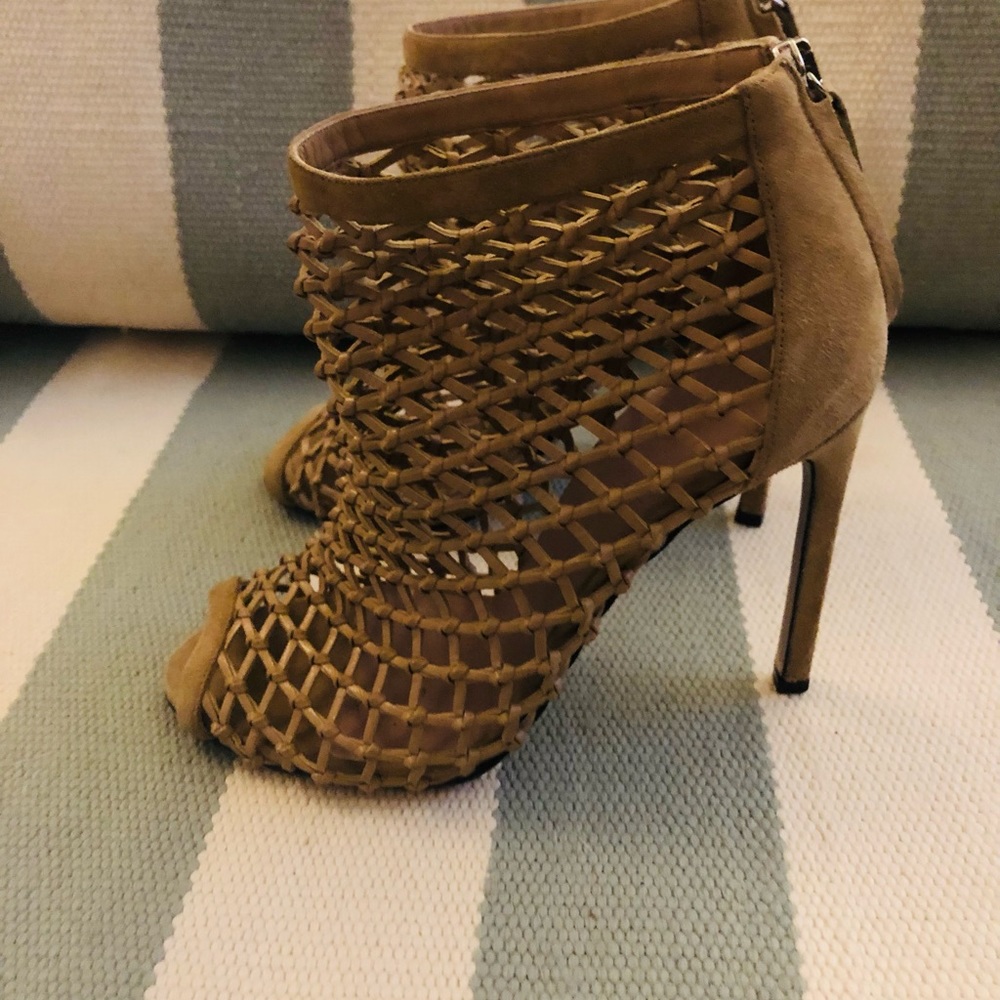 Gucci peep toe suede heeled booties - Picture 2 of 8